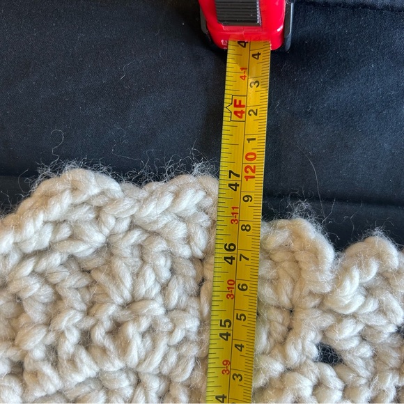 Vintage Crocheted White and Blue Chevron Pattern Baby Lap Blanket Throw #0828249 - Picture 12 of 12